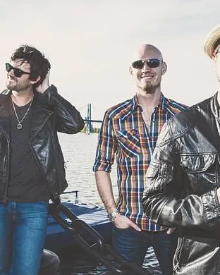 Eli Young Band Pine Bluff